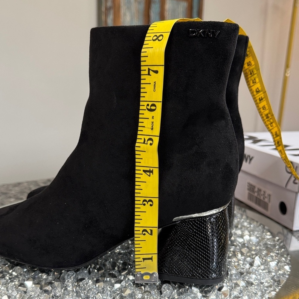 DKNY Black Ankle Booties with Textured Block Heel NEW 9.5 - Picture 17 of 17
